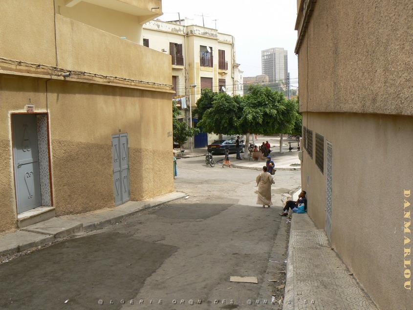la Marine vue sur la place de la Perle .jpg